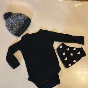 Set of onesie, beanie and bib 24mos